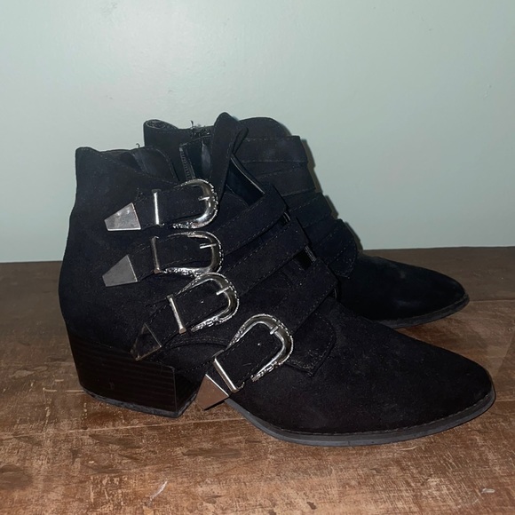 Western style boots - Picture 1 of 3